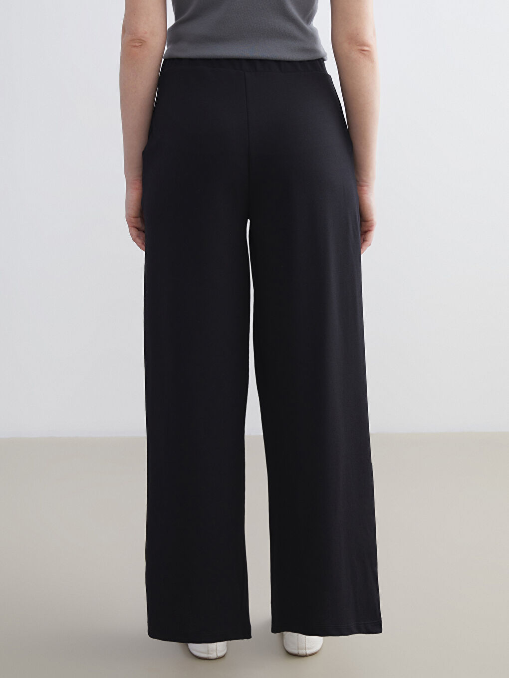 LCWAIKIKI Classic Elastic Waist Wide Leg Women's Trousers -W5FA83Z8-CVL