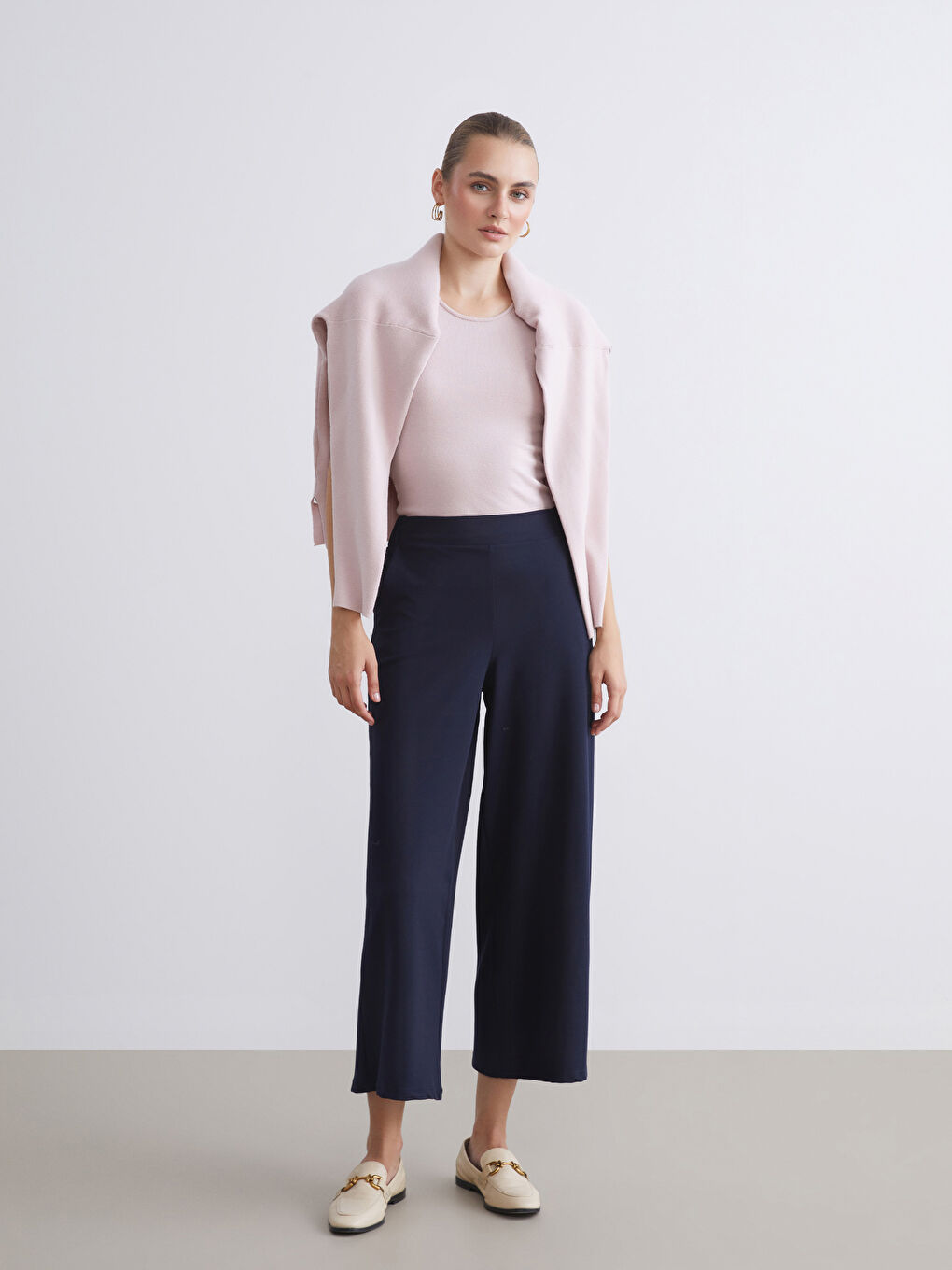LCWAIKIKI Classic Elastic Waist Wide Leg Women's Trousers -W5FA83Z8-E1J