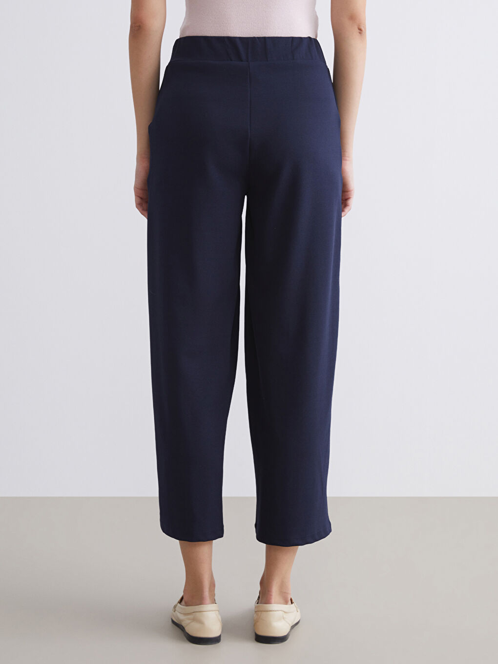 LCWAIKIKI Classic Elastic Waist Wide Leg Women's Trousers -W5FA83Z8-E1J