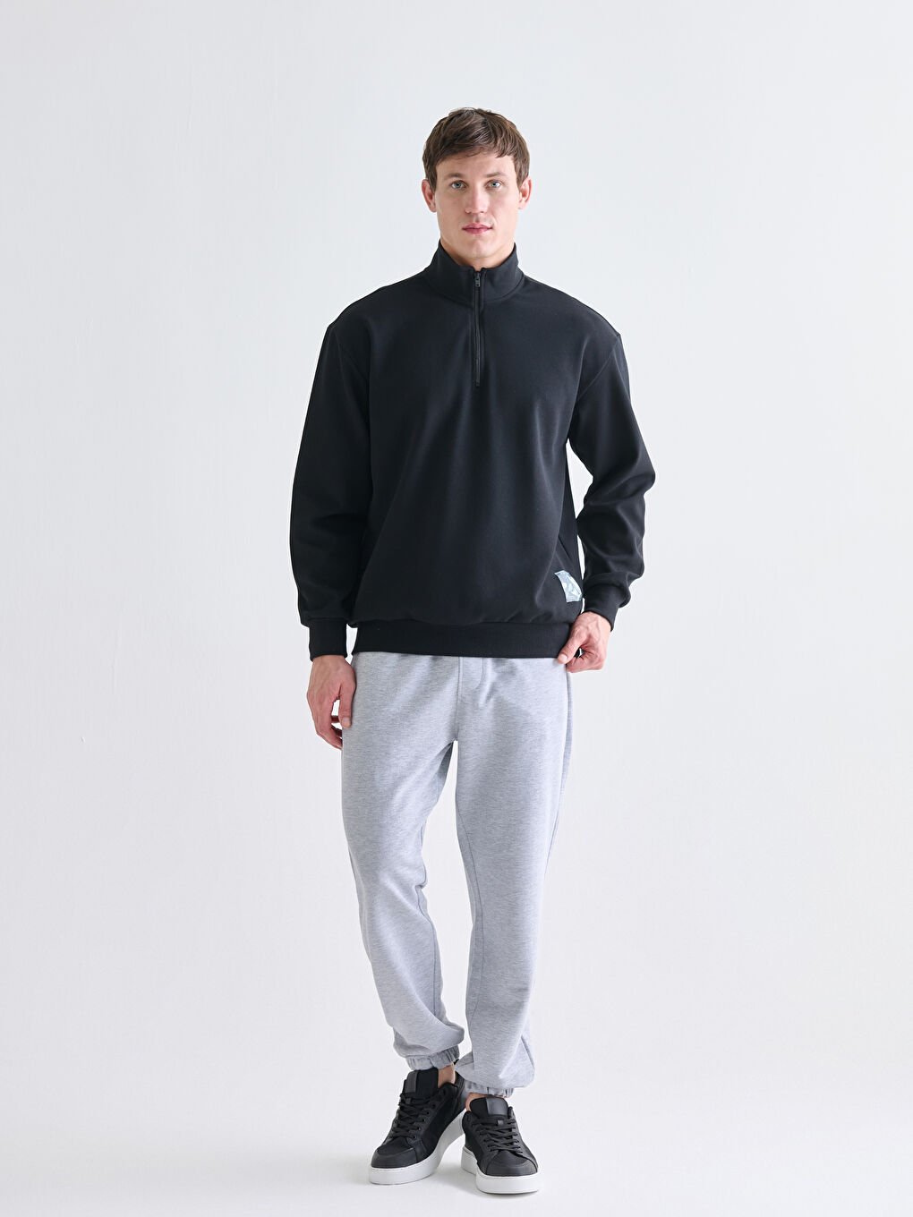 Siyah Fermuarlı Dik Yaka Erkek Sweatshirt-1