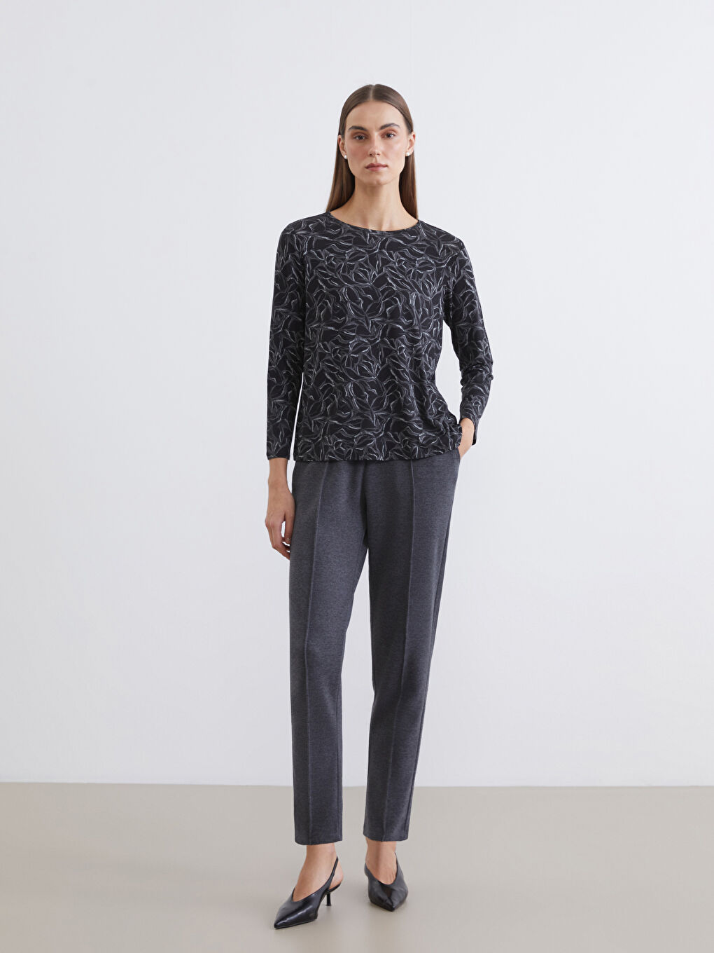 Bluza sa okruglim izrezom i uzorkom-1