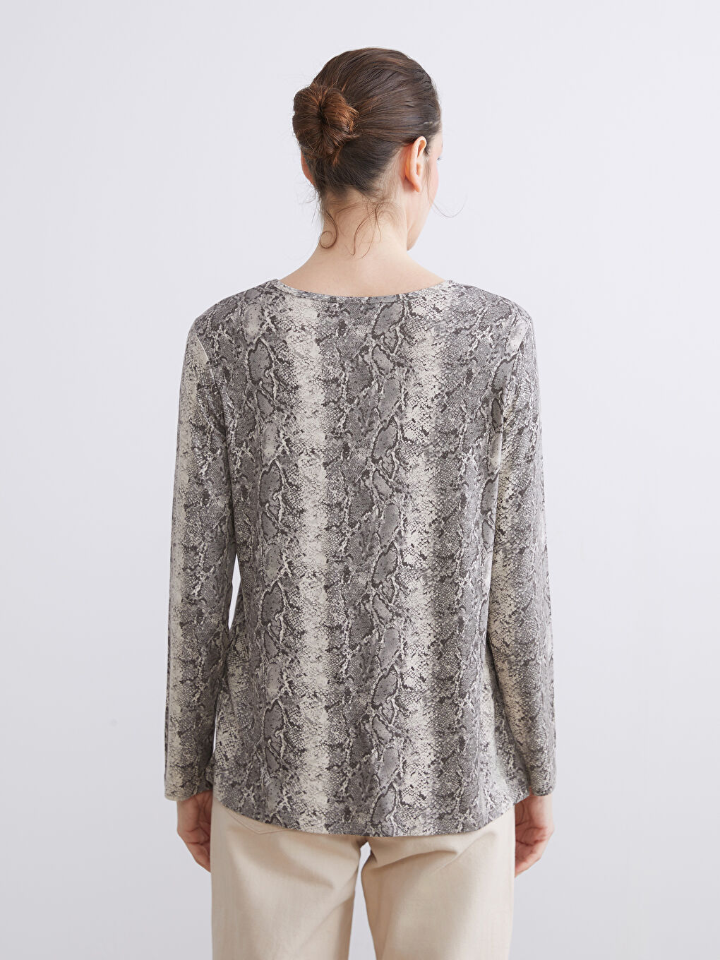 Crew Neck Patterned Blouse-3