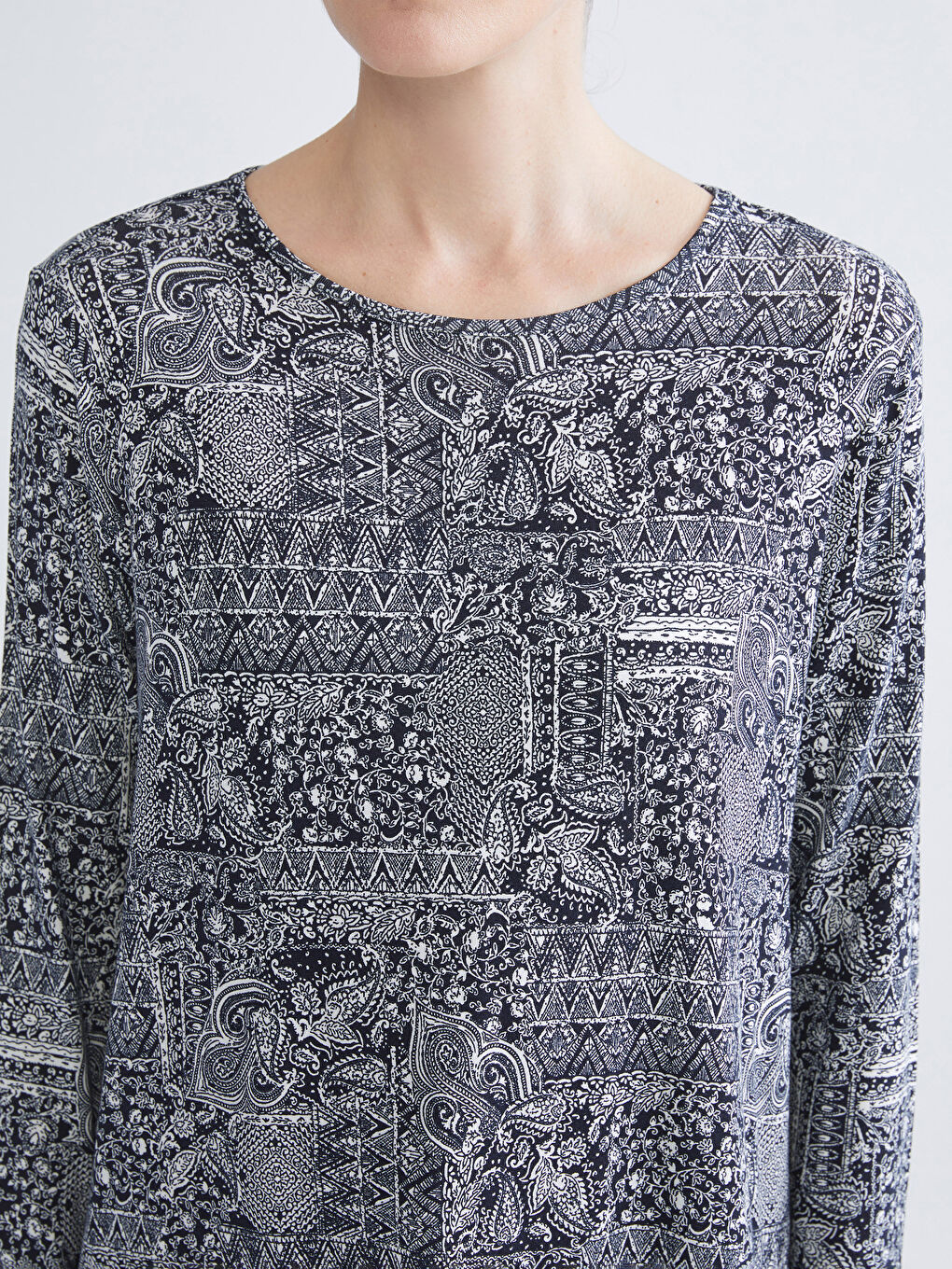 Crew Neck Patterned Blouse-2