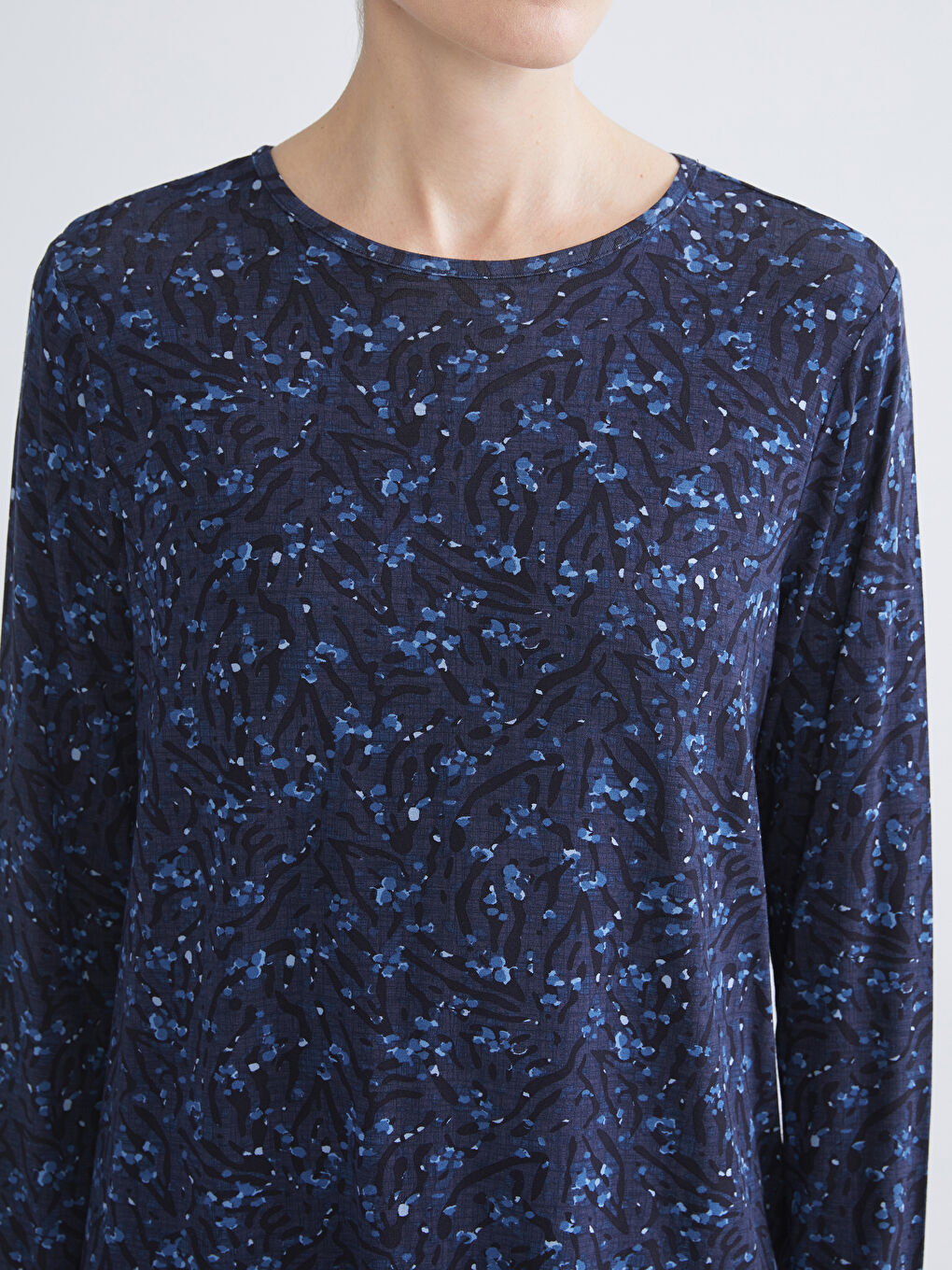 Crew Neck Patterned Blouse-2