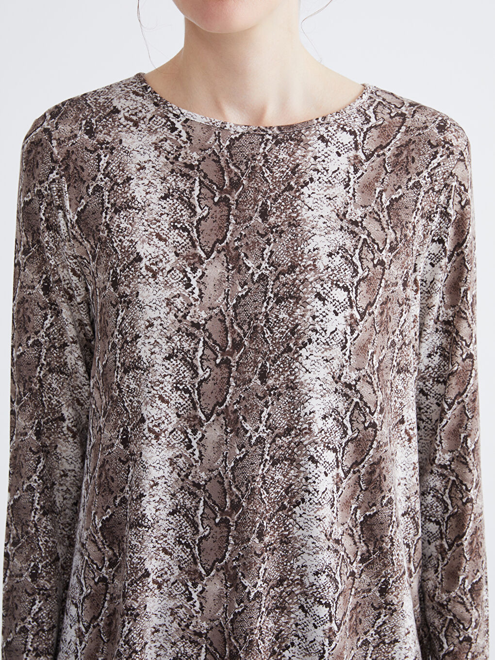 Kahverengi Bisiklet Yaka Desenli Bluz-2