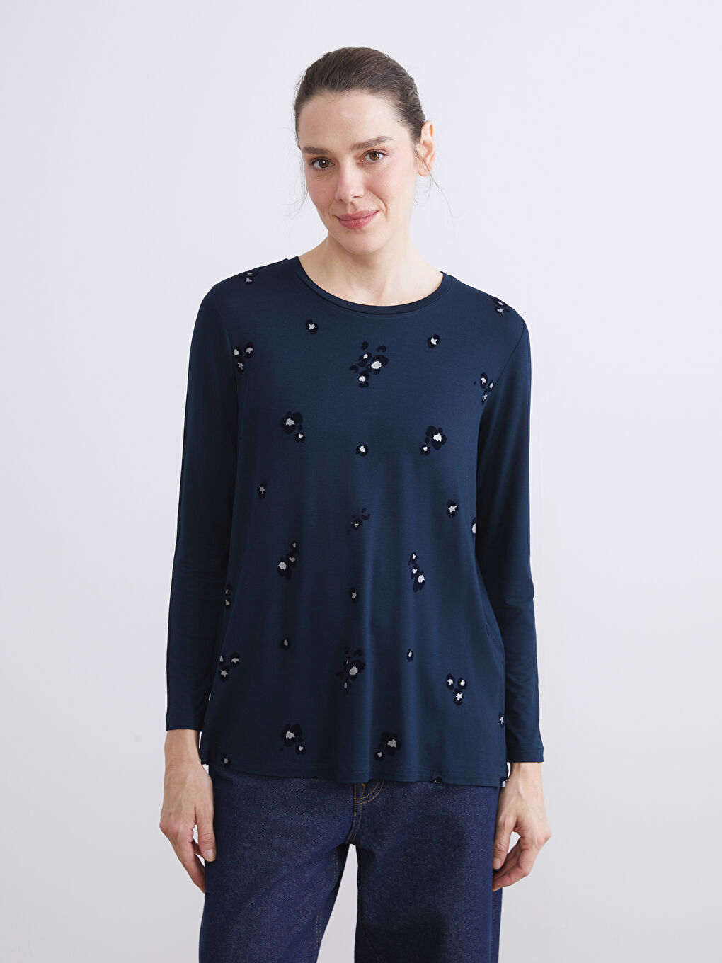 Тениска с кръгло деколте и шарки за жени