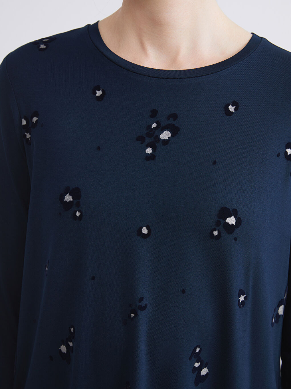 Тениска с кръгло деколте и шарки за жени-2