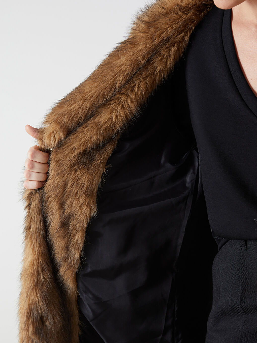 Jacket Neck Women's Fur Overcoat-3