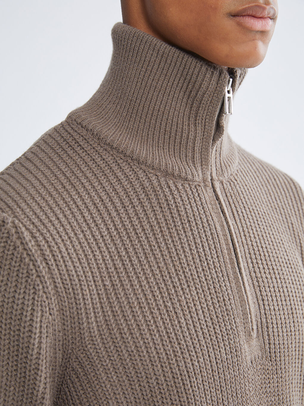 Bej Fermuarlı Dik Yaka Erkek Triko Kazak-4