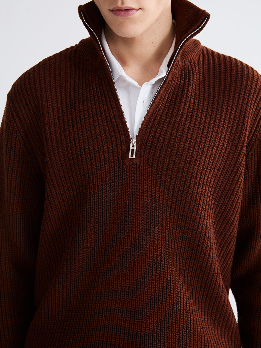 Kahverengi Fermuarlı Dik Yaka Erkek Triko Kazak-2