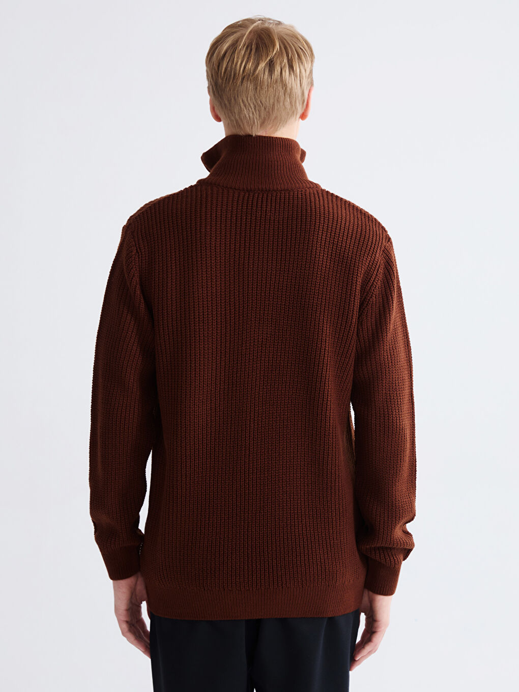 Kahverengi Fermuarlı Dik Yaka Erkek Triko Kazak-3