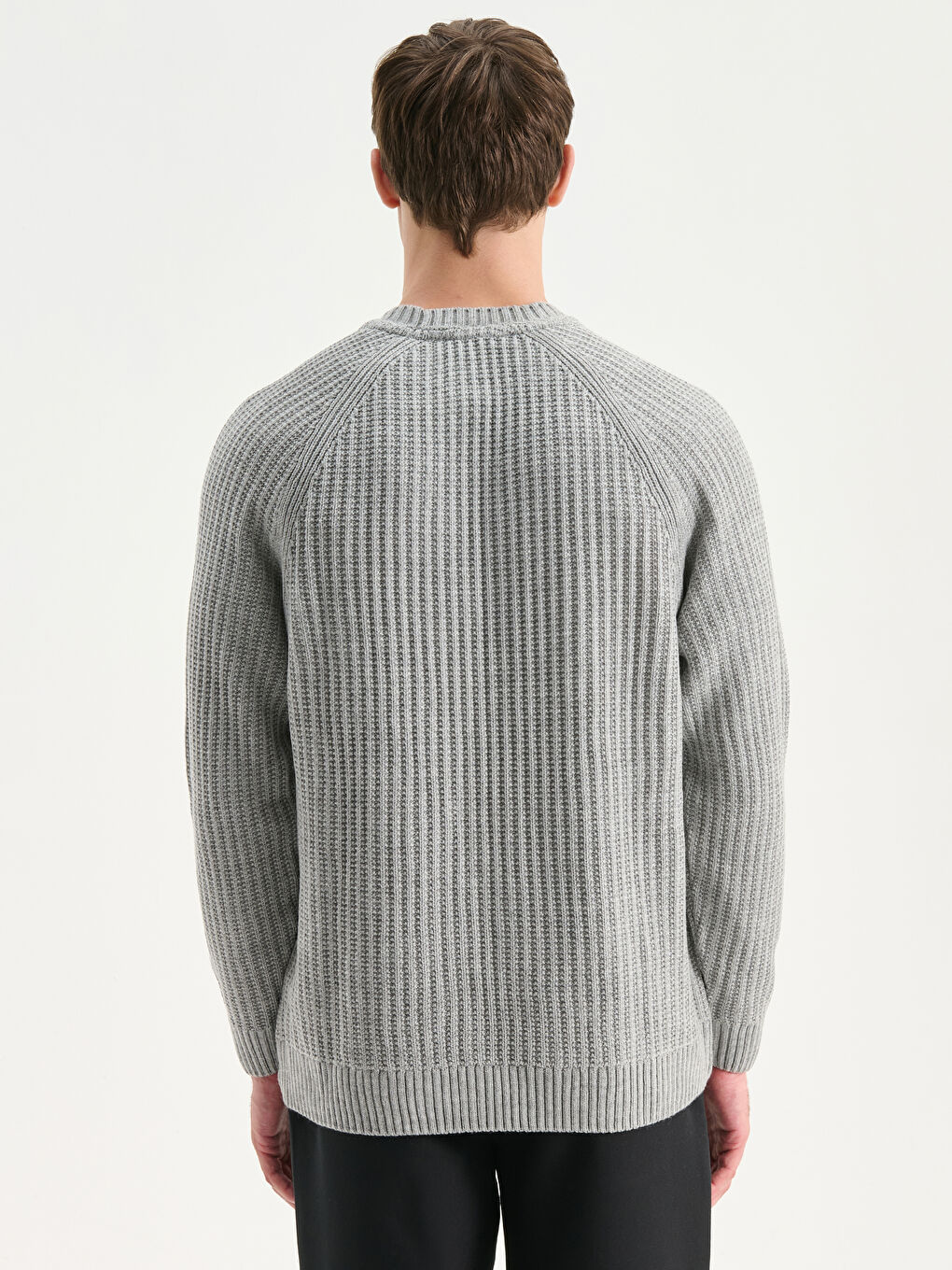 Мужской трикотажный свитер с круглым вырезом и длинными рукавами-2