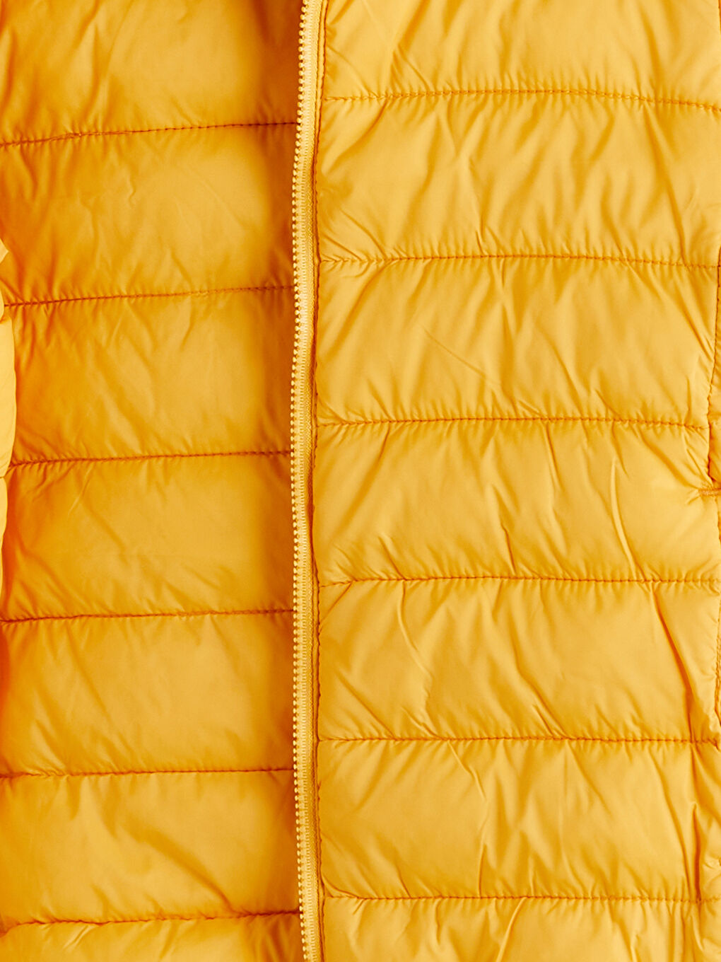 Turuncu Kapüşonlu Erkek Çocuk Şişme Mont-1