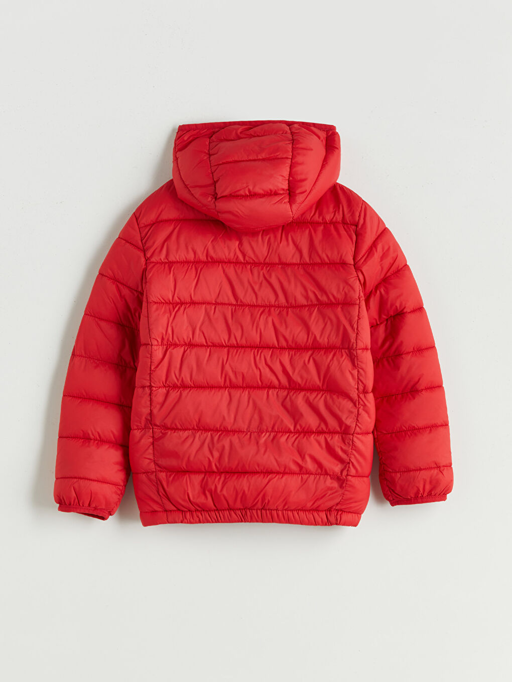 Kırmızı Kapüşonlu Erkek Çocuk Şişme Mont-1