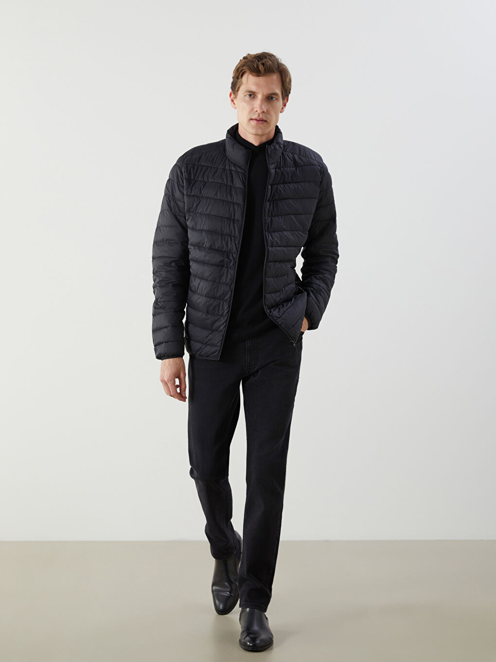 Siyah Standart Kalıp Dik Yaka Erkek Şişme Mont-1