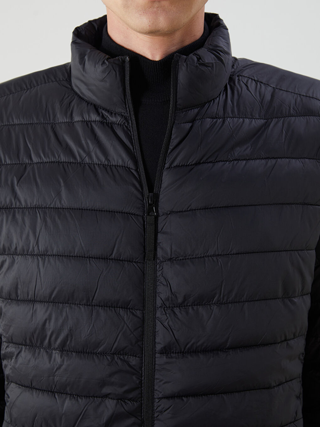 Siyah Standart Kalıp Dik Yaka Erkek Şişme Mont-2