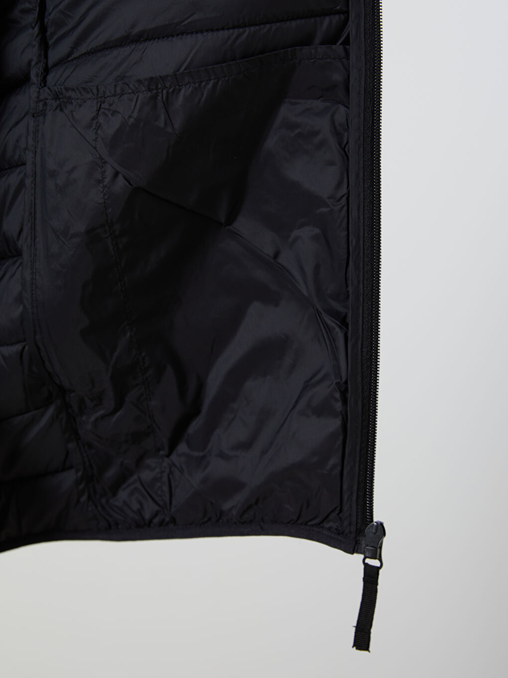 Siyah Standart Kalıp Dik Yaka Erkek Şişme Mont-3