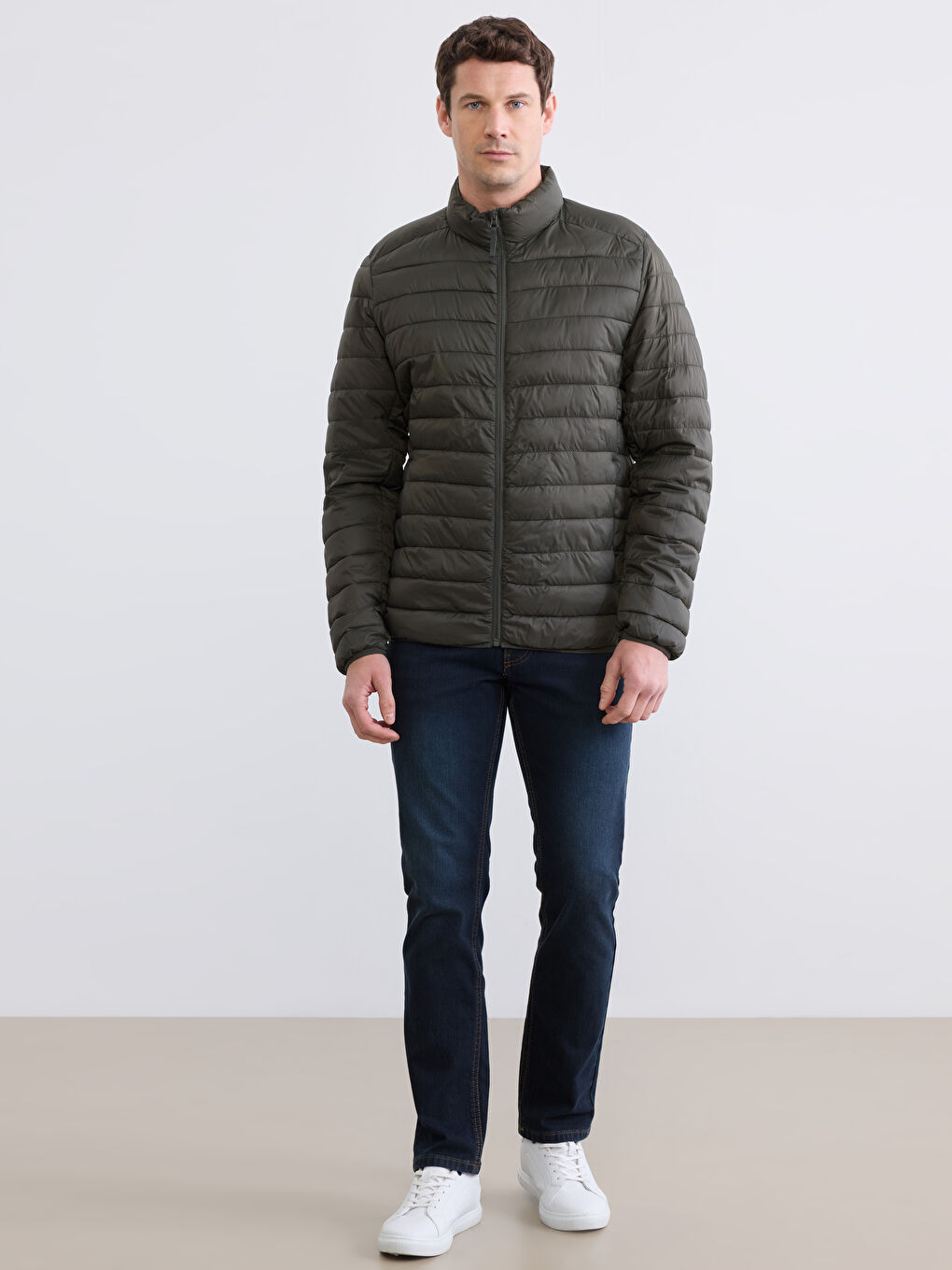 Haki Standart Kalıp Dik Yaka Erkek Şişme Mont-1