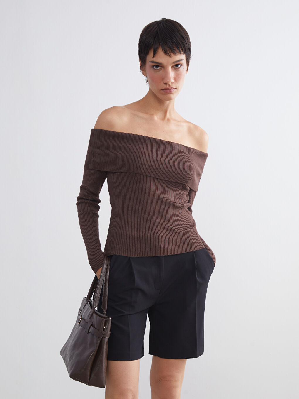 Kahverengi Kayık Yaka Kadın Triko Kazak