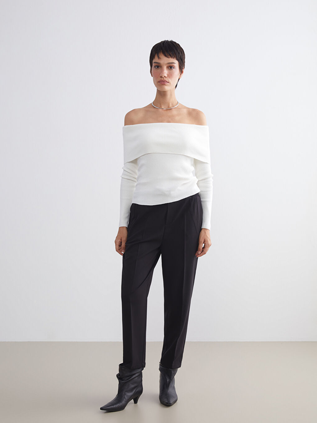 Ekru Kayık Yaka Kadın Triko Kazak-1