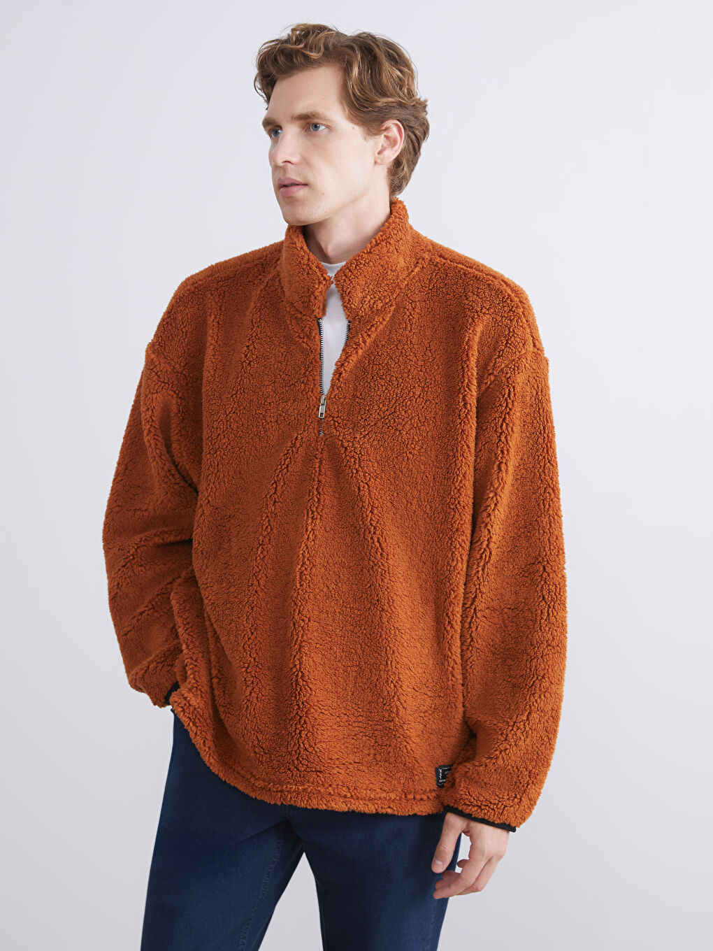 Kahverengi Dik Yaka Uzun Kollu Pelüş Erkek Sweatshirt