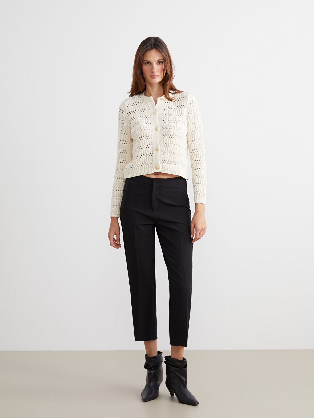 Bej Bisiklet Yaka Ajurlu Kadın Triko Hırka-1