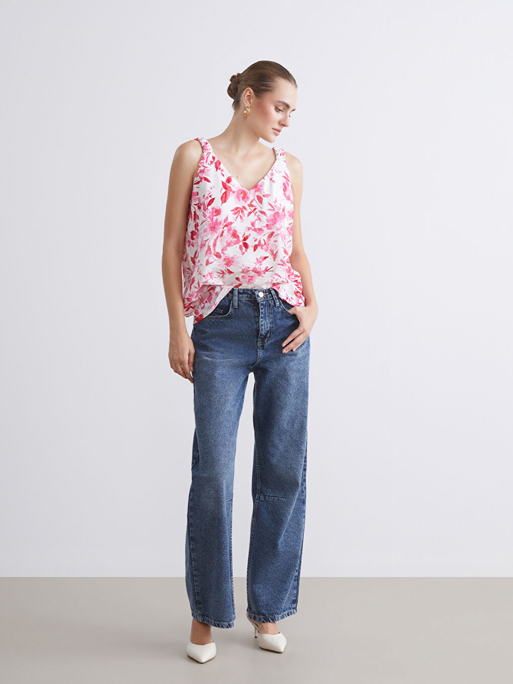 Pembe V Yaka Çiçekli Bluz-2