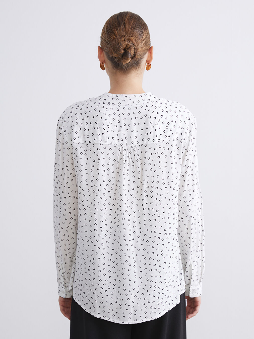 Bluza sa okovratnikom i uzorkom-3