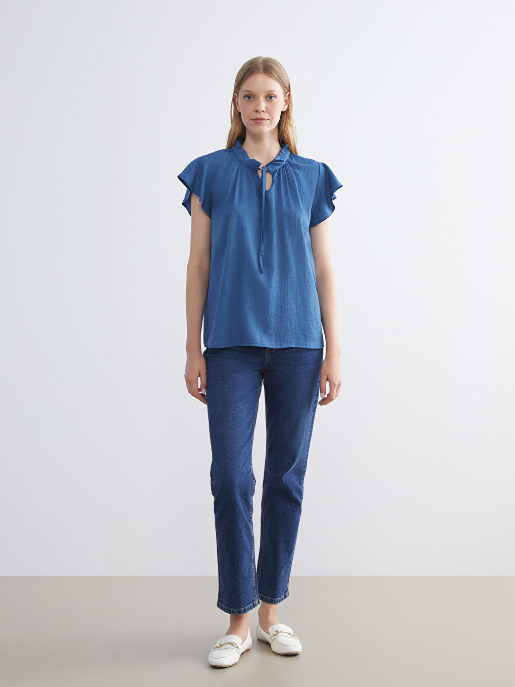 Bluza s teksturom i vezanjem oko vrata-1