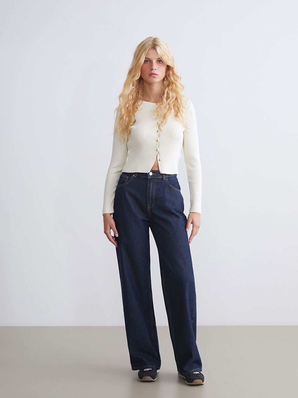 Bej Bisiklet Yaka Kadın Triko Hırka-1