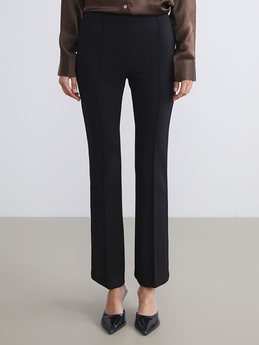 LCW ECO Women's Trousers with Elastic Waist and Flared Leg -W5FF51Z8-CVL