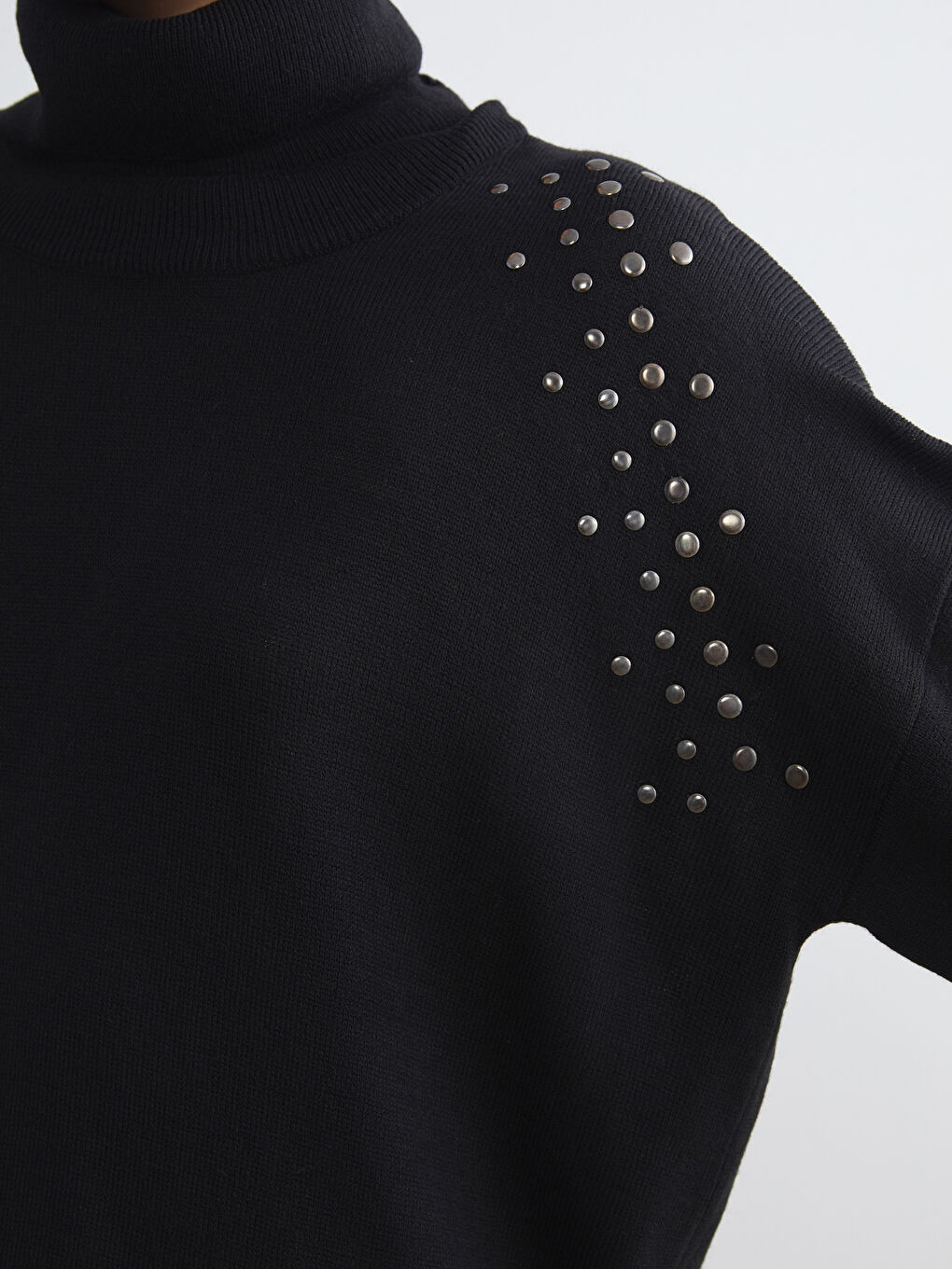 Siyah Balıkçı Yaka Kadın Triko Kazak-2