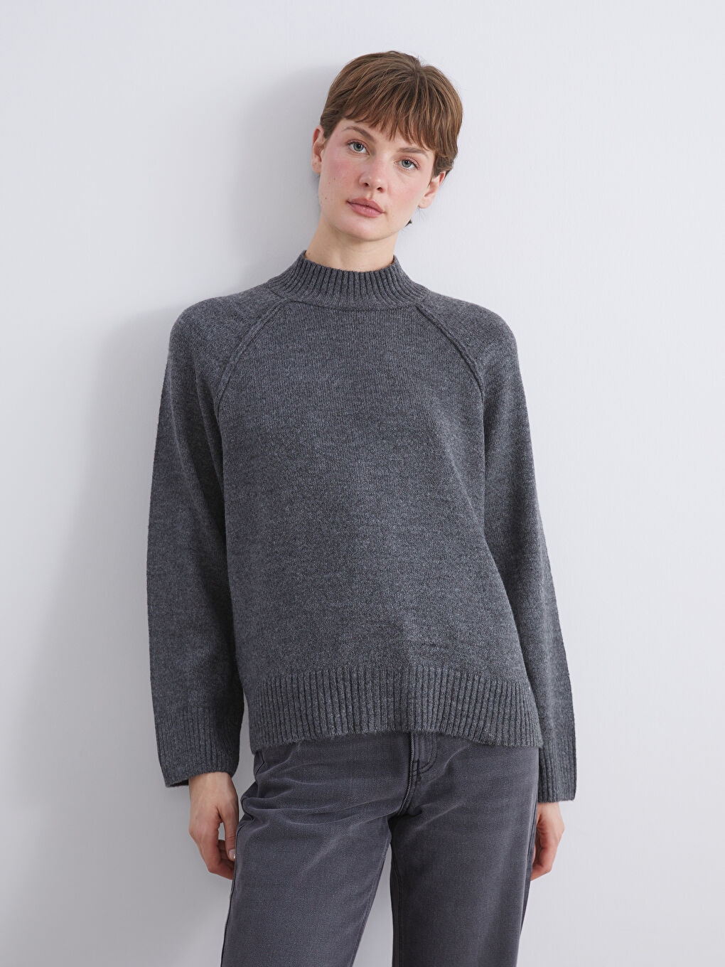 ნახევრად გოლფი ქალებისთვის ნაქსოვი სვიტერი