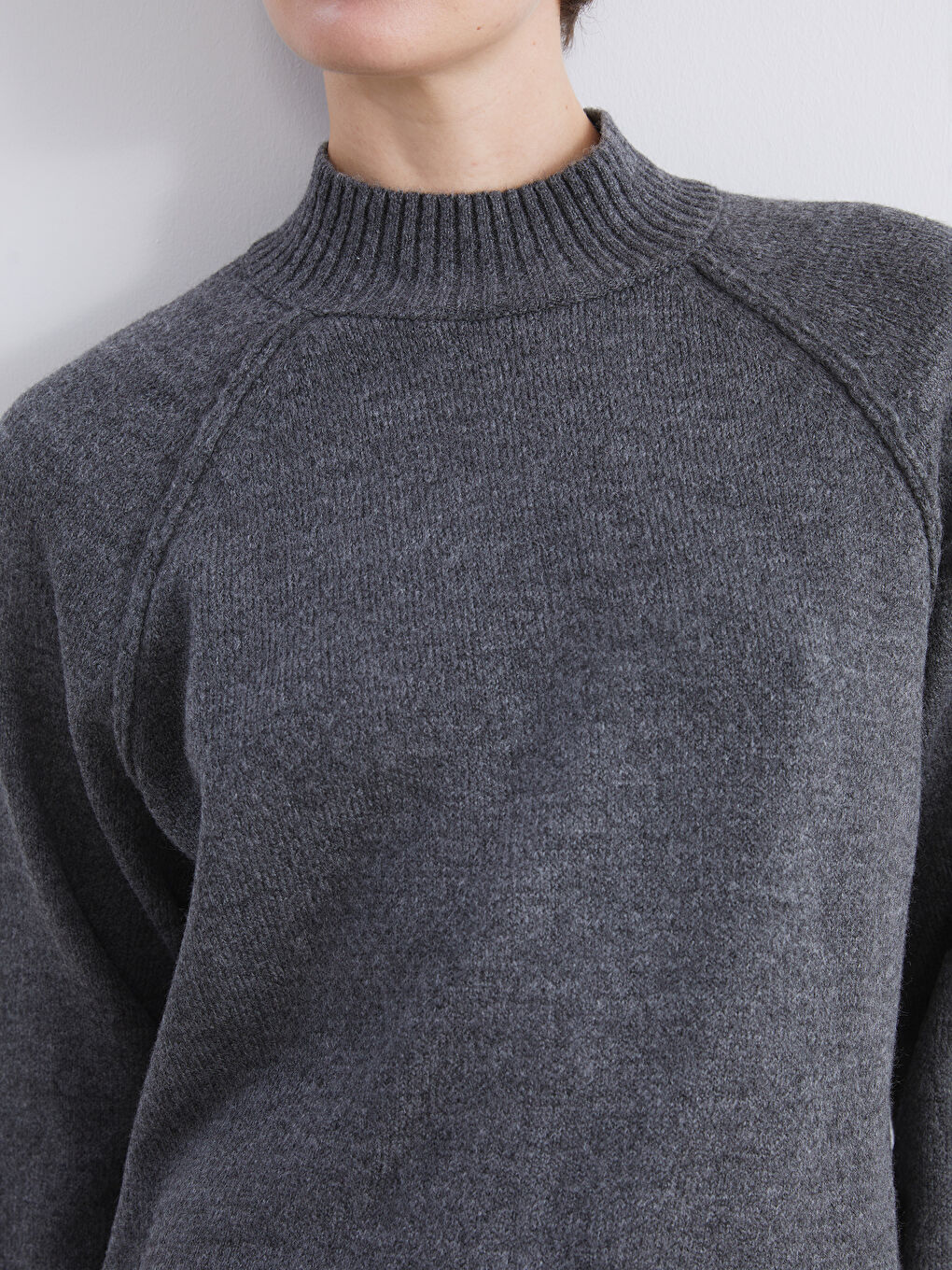 ნახევრად გოლფი ქალებისთვის ნაქსოვი სვიტერი-2