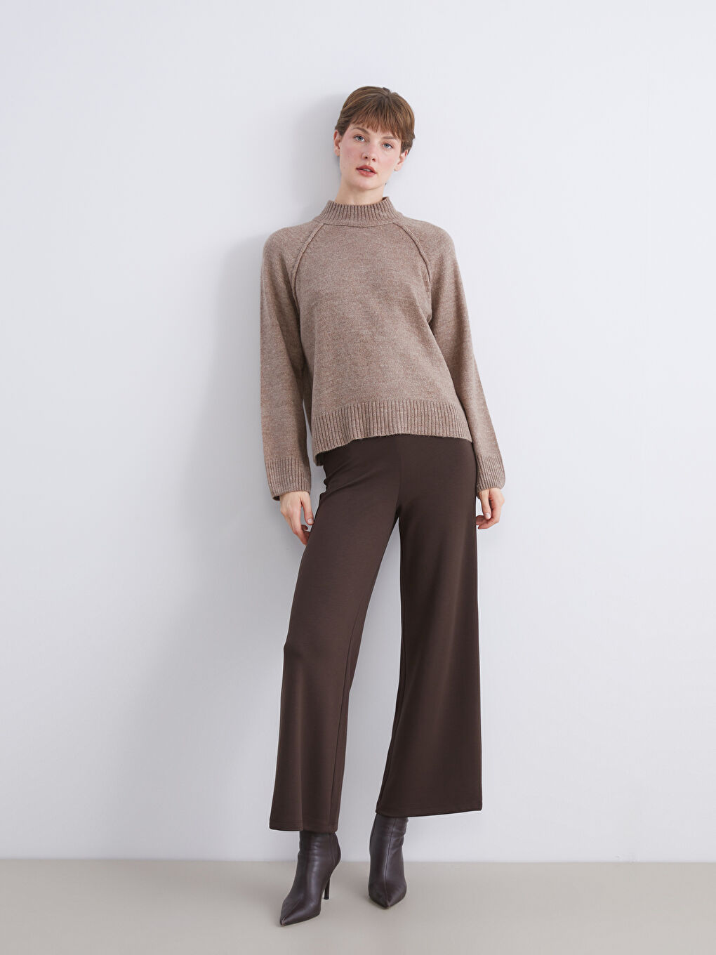 Kahverengi Yarım Balıkçı Yaka Kadın Triko Kazak-1