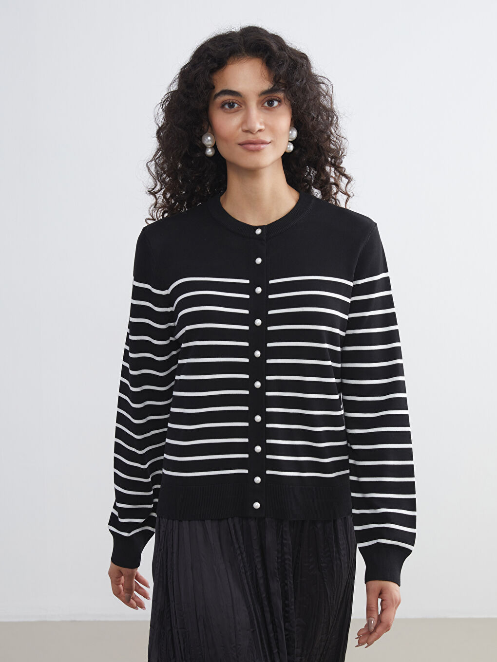 كارديجان تريكو مخطط بياقة دائرية للسيدات LCW Modest