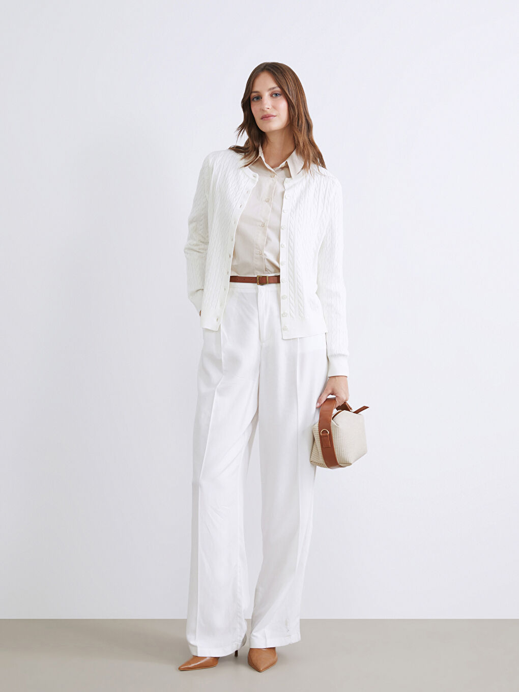 Ekru Bisiklet Yaka Kendinden Desenli Kadın Triko Hırka-1