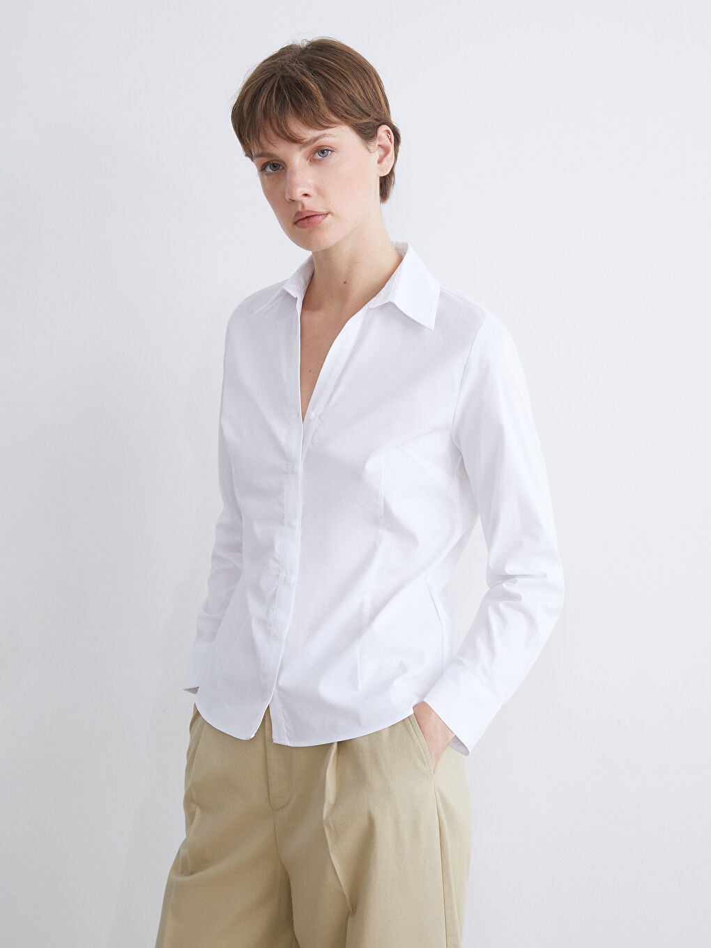 LCWAIKIKI Classic Poplin Women's Shirt -W5FG24Z8-Q6K