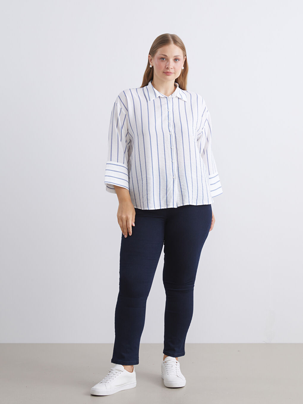 LCWAIKIKI Classic Striped Oversize Women's Shirt -W5FG29Z8-LGS