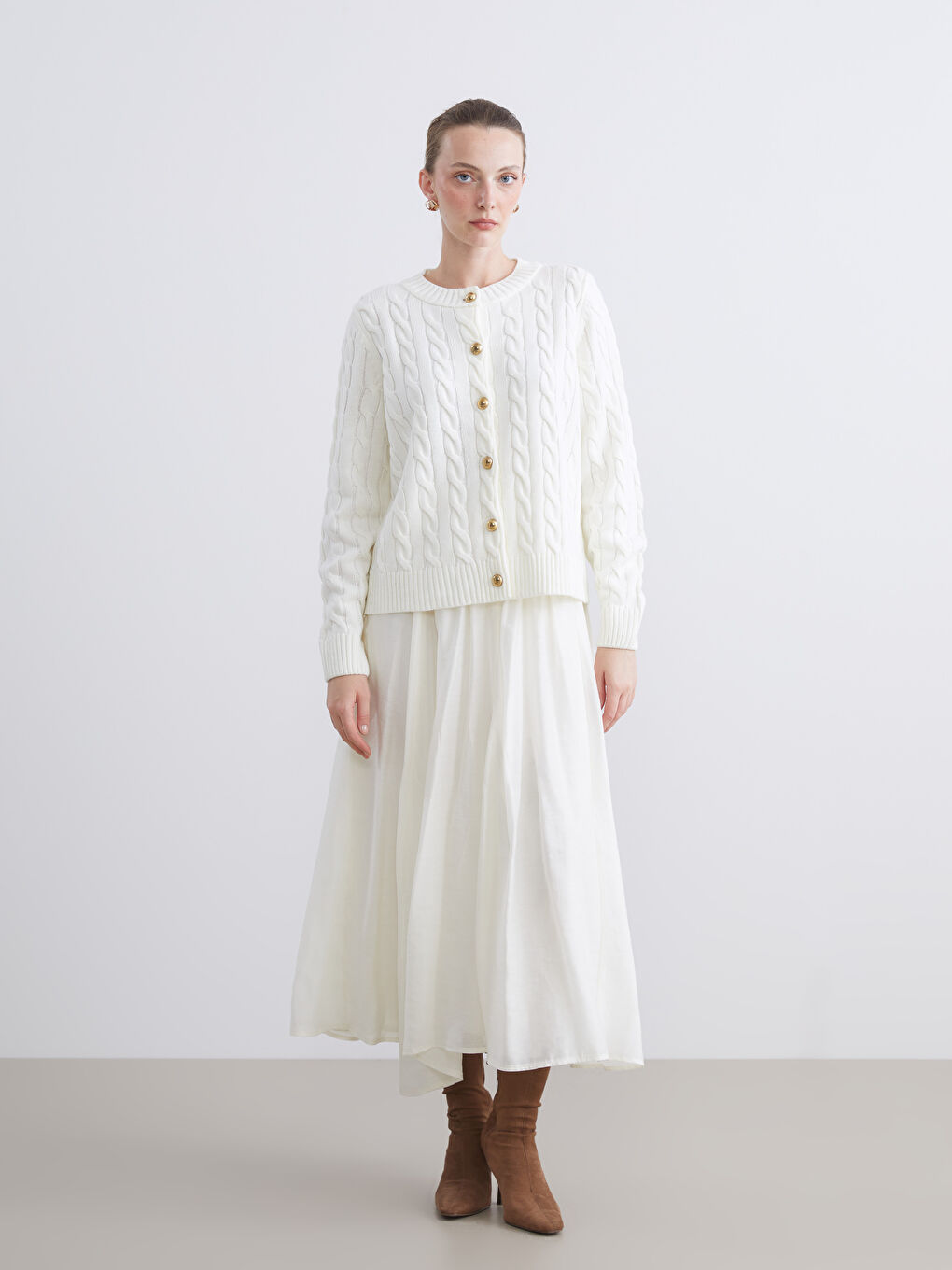 Ekru Bisiklet Yaka Kendinden Desenli Kadın Triko Hırka-1