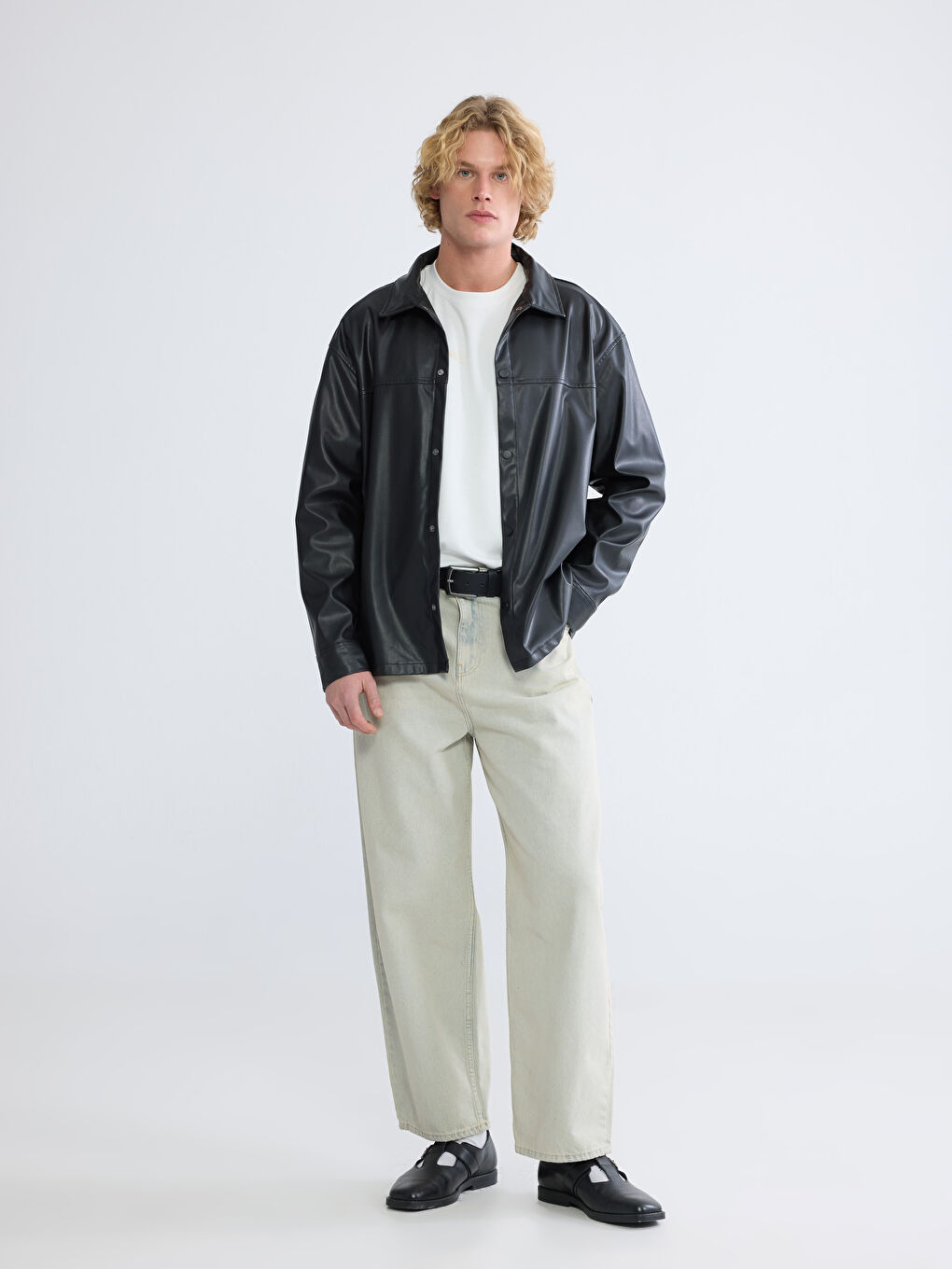 Siyah Rahat Kalıp Deri Görünümlü Erkek Gömlek Ceket-1