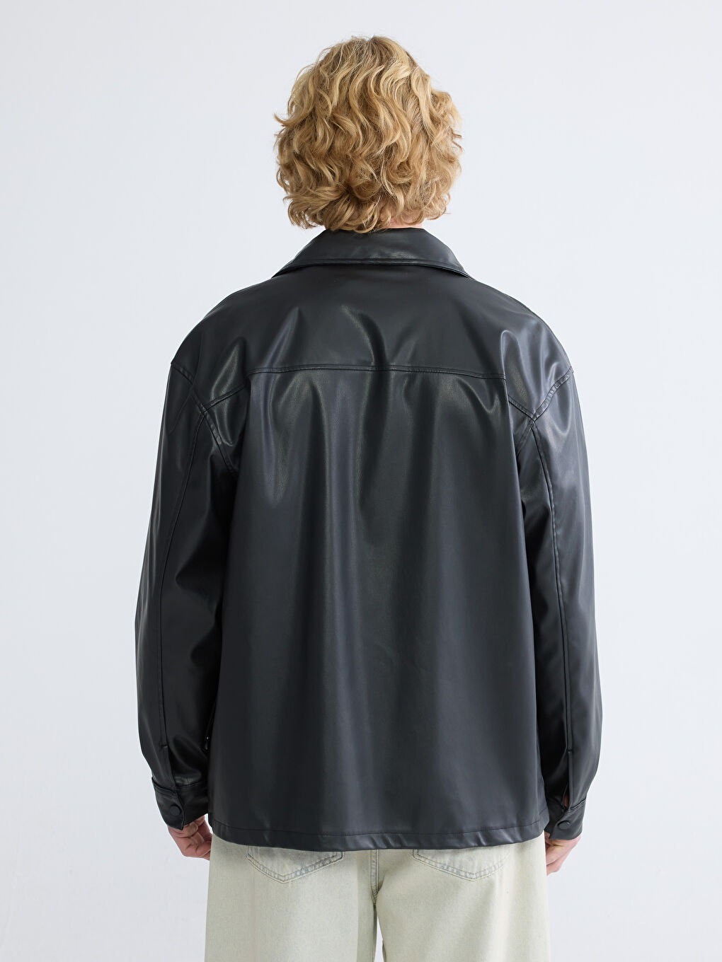 Siyah Rahat Kalıp Deri Görünümlü Erkek Gömlek Ceket-3