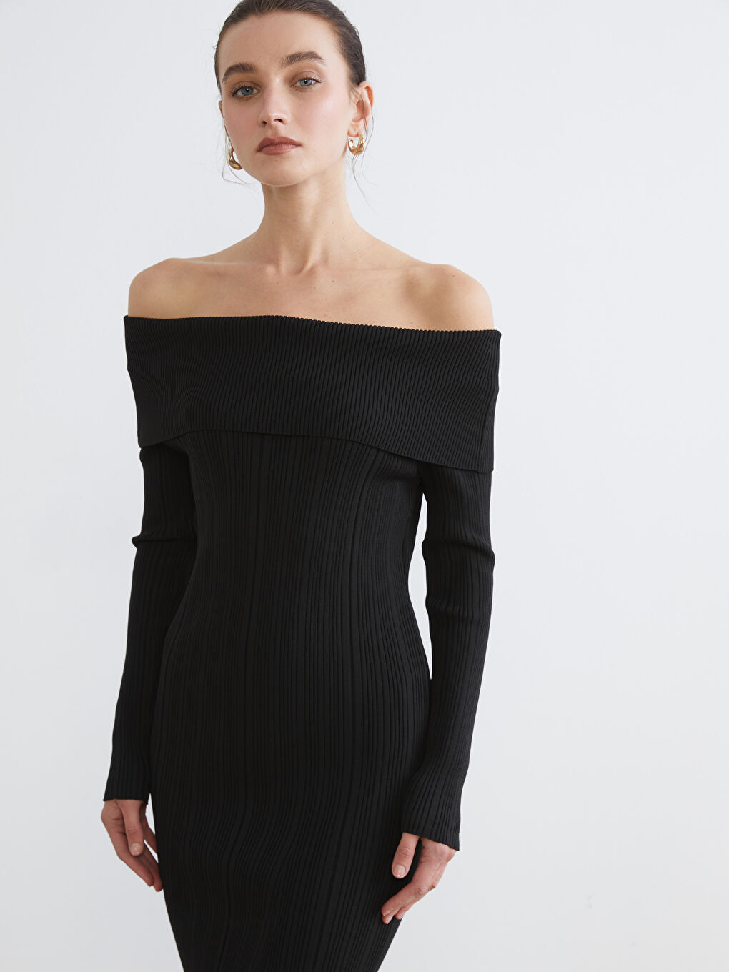 Siyah Kayık Yaka Triko Elbise-1