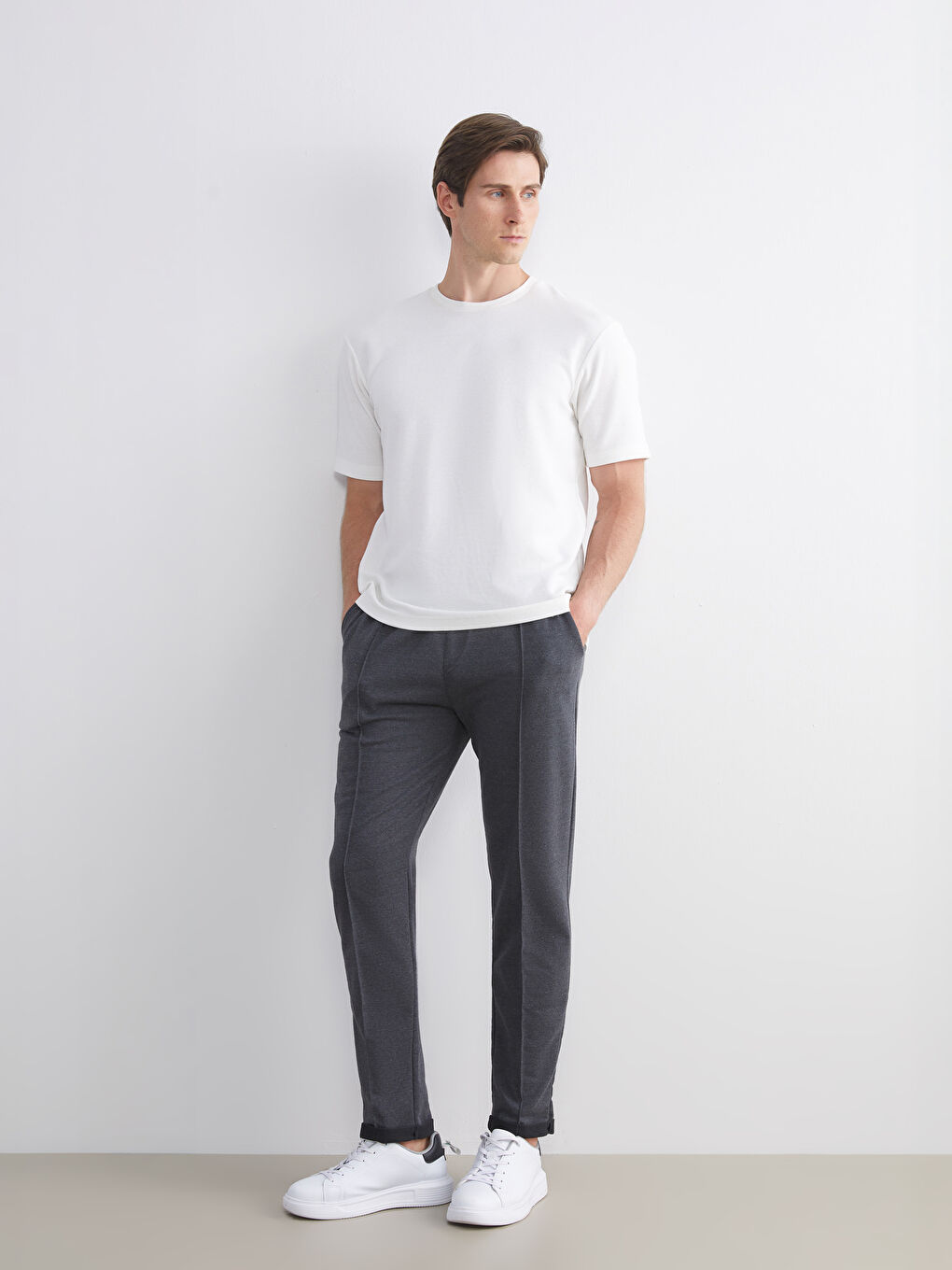 Siyah Standart Kalıp Erkek Jogger Eşofman Altı-1