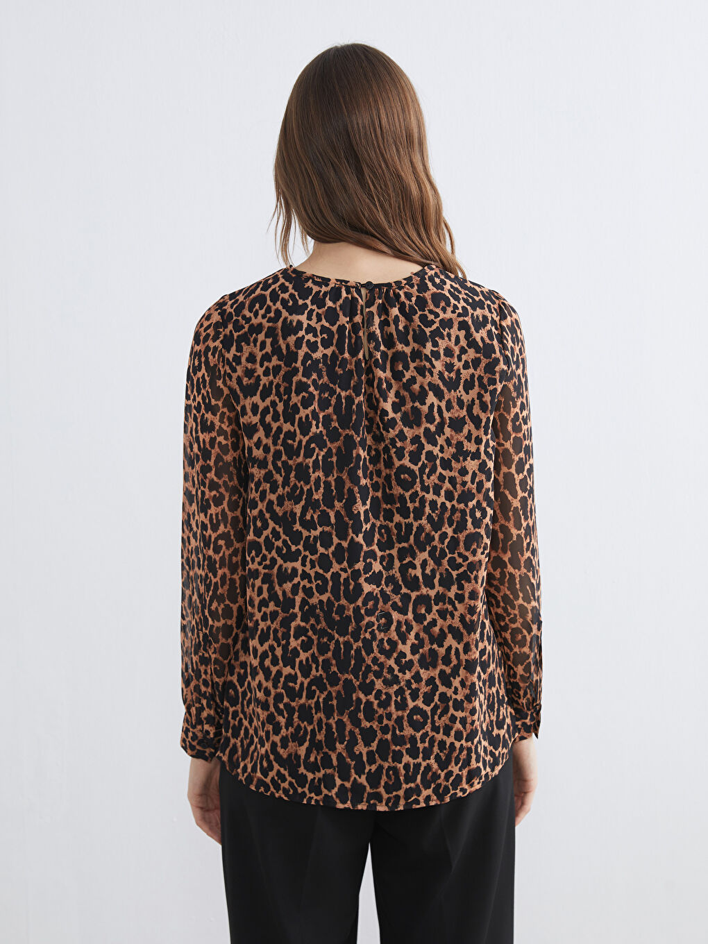 Siyah Bisiklet Yaka Leopar Desenli Büzgülü Bluz-3