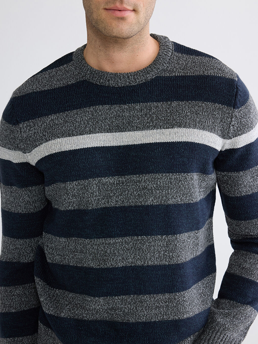 Crew Neck Striped Men's Knitwear Sweater-2