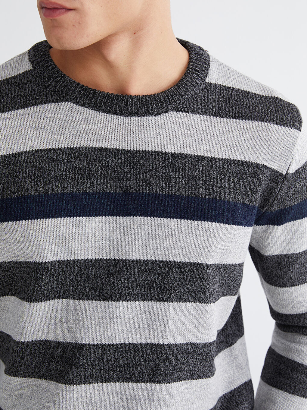 Gri Bisiklet Yaka Çizgili Erkek Triko Kazak-2