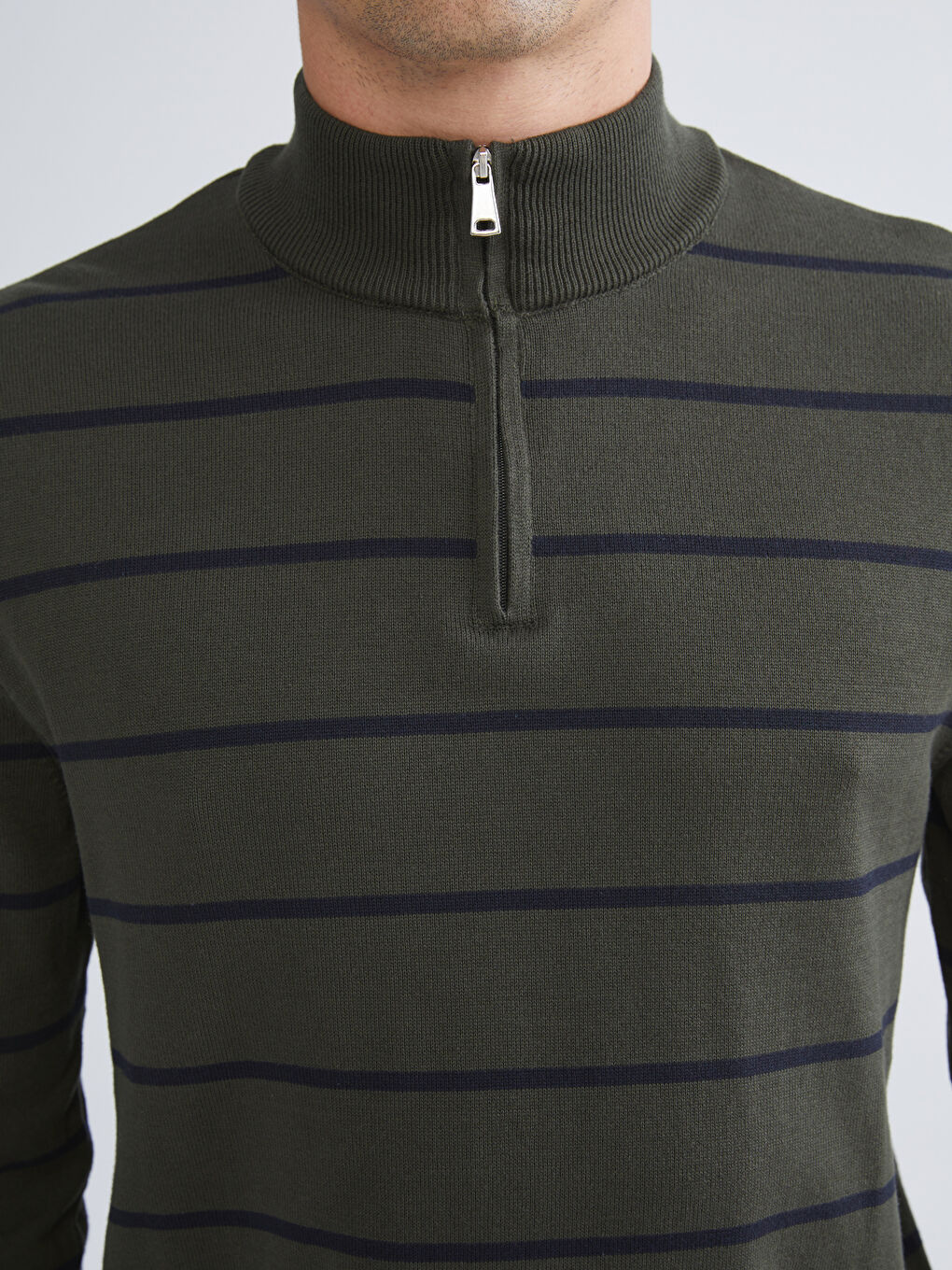 Haki Dik Yaka Çizgili Erkek Triko Kazak-2