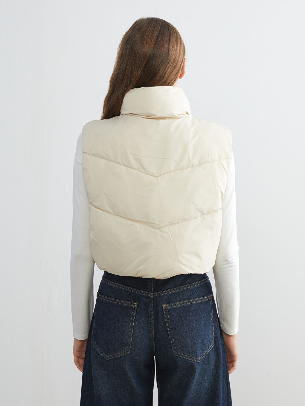 Ženski kratki puffer prsluk sa visokim okovratnikom-4