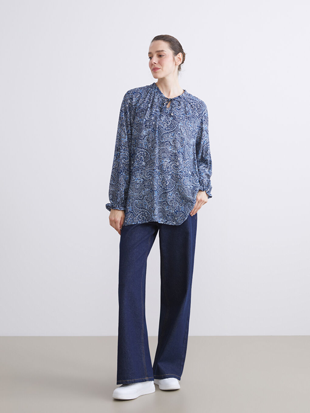 Blouse À Motifs À Col Lavallière-2